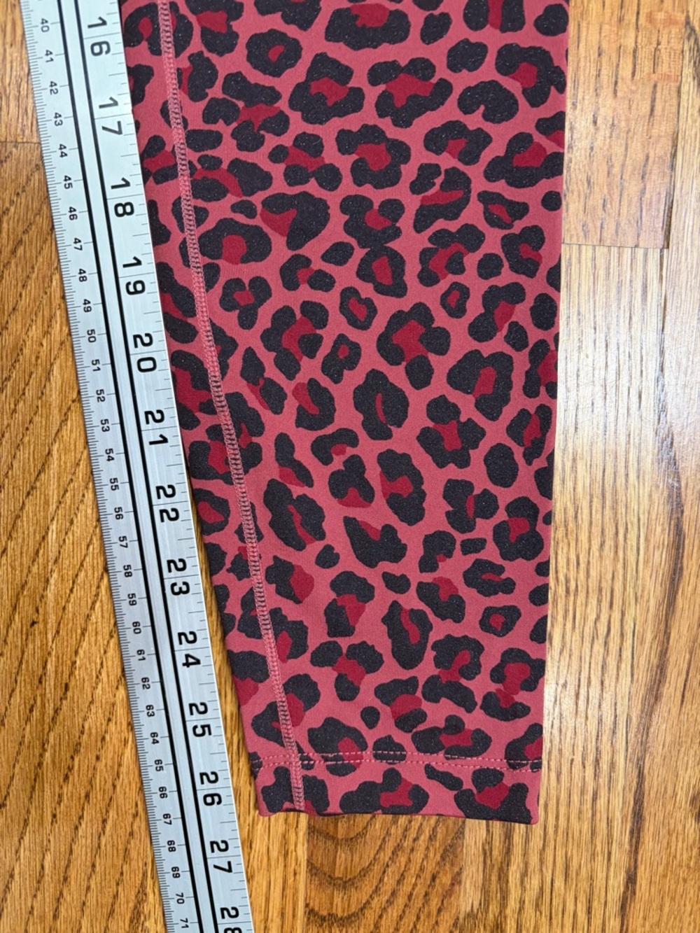 Nike Dri-FIT One Animal Print Midrise Leggings - Picture 5 of 6